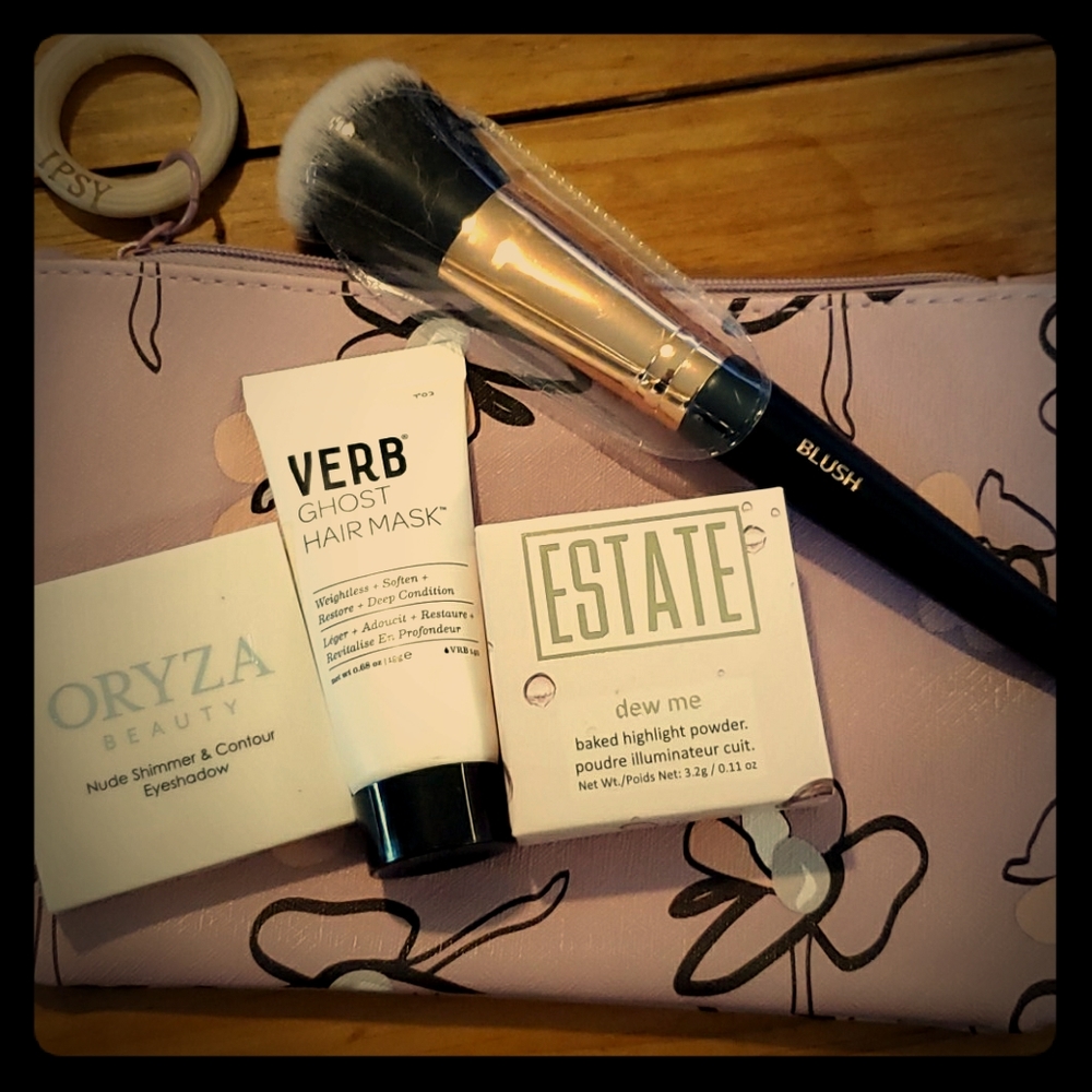 Ipsy bag ,eyeshadow,highlight powder & hair mask